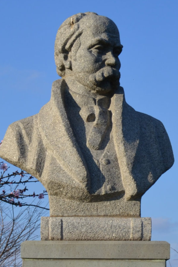 Taras Shevchenko monument in Bucharest