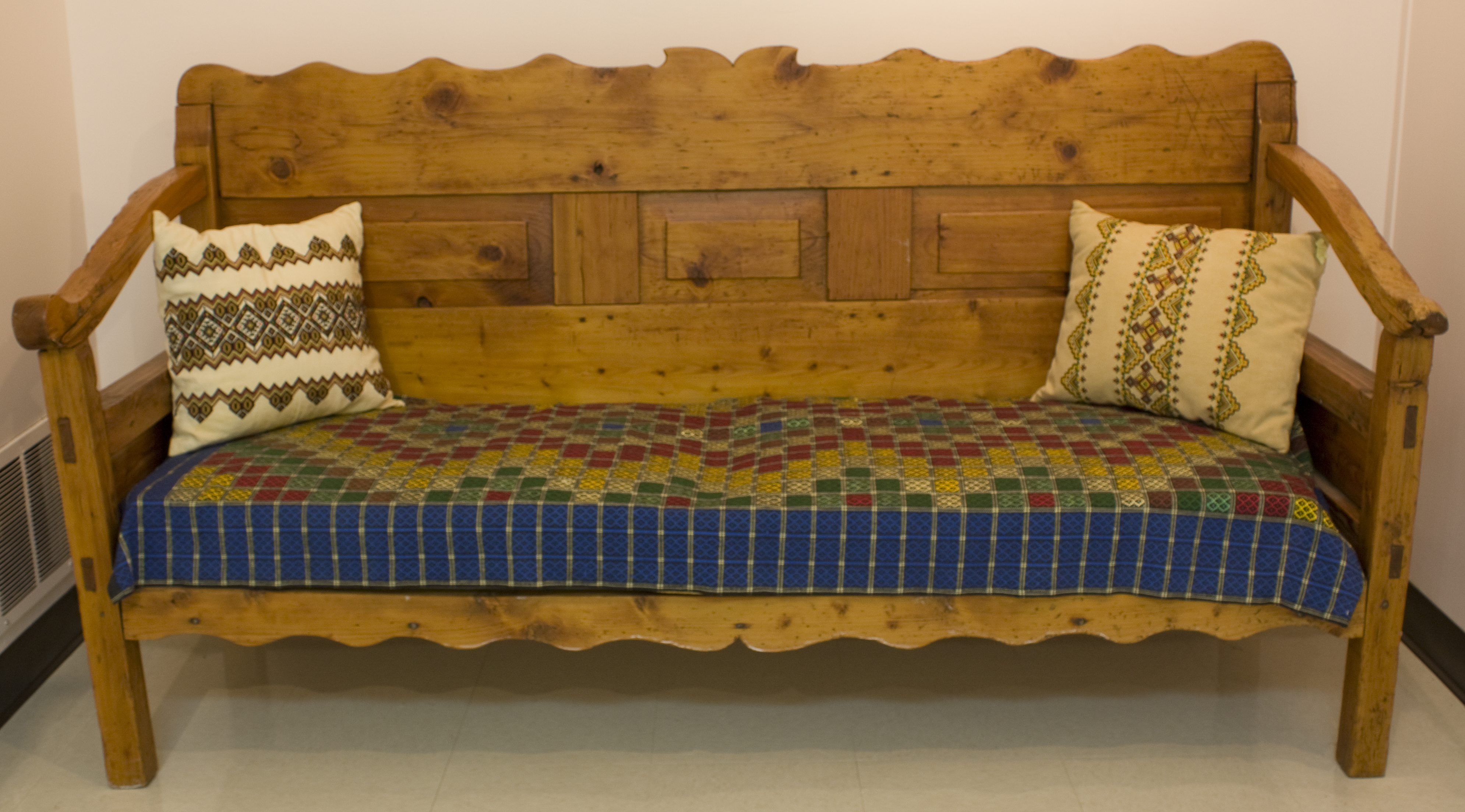 Bembetel (sofa), made with no nailes over 100 years ago in Manitoba.